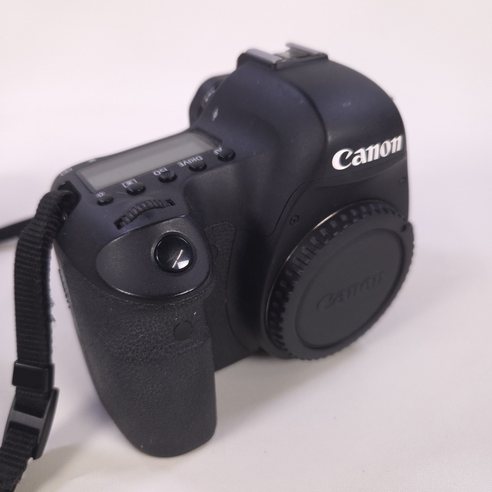 Canon EOS 6D 20.2MP Digital SLR Camera (Body Only) w/ Flash Charger 3 Batteries - Picture 9 of 16